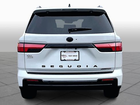 Used 2025 Toyota Sequoia Platinum image 4