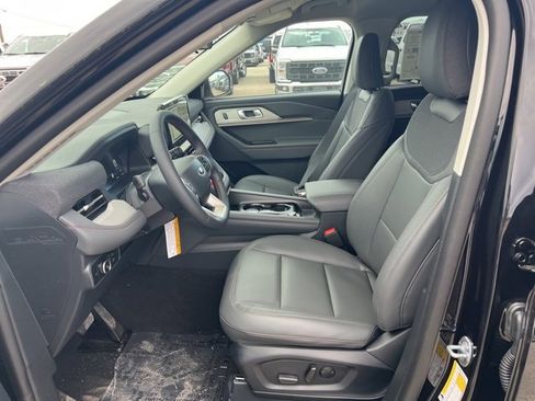 New 2025 Ford Explorer Active w/ Active Comfort Package image 13
