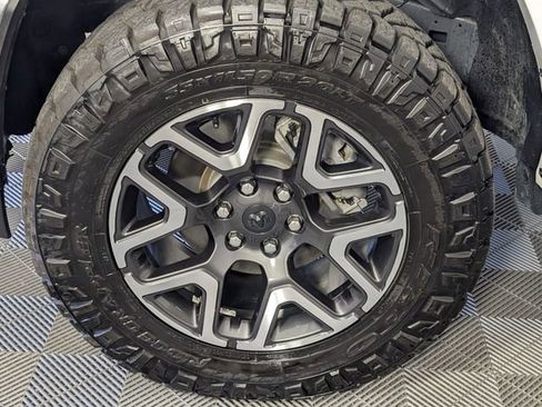 Used 2025 RAM 1500 Laramie AWD/4WD image 8