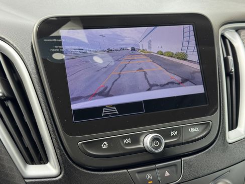 Used 2024 Chevrolet Malibu LT image 25