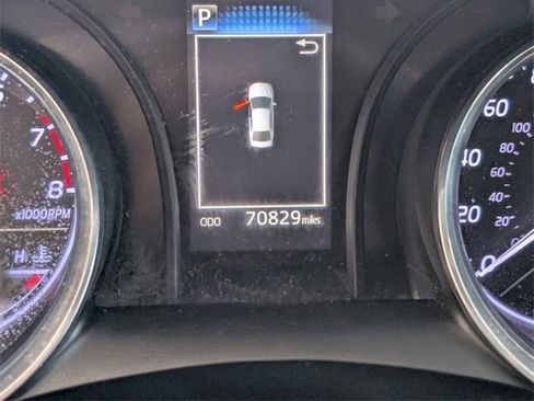 Used 2020 Toyota Camry LE image 21