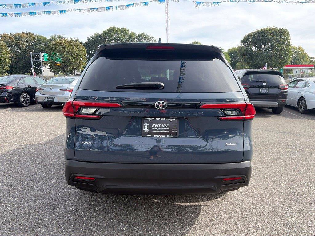 Used 2024 Toyota Grand Highlander AWD image 12