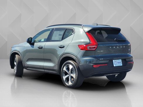 New 2026 Volvo XC40 B5 Plus w/ Climate Package image 4