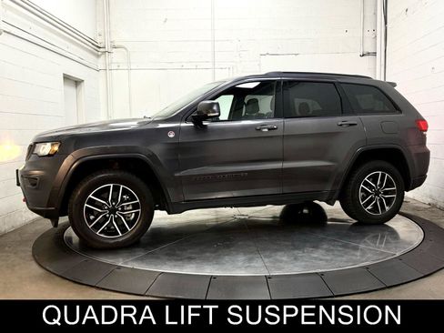 Used 2020 Jeep Grand Cherokee Trailhawk w/ Trailhawk Luxury Group AWD/4WD image 5
