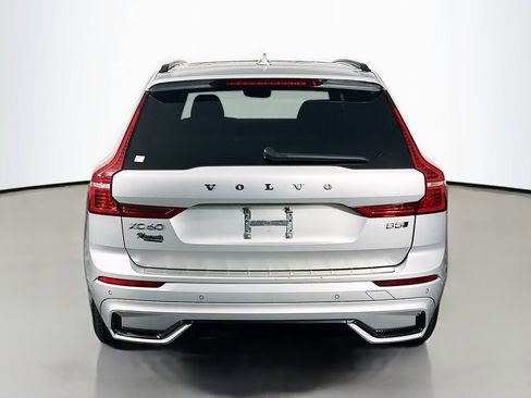 Used 2023 Volvo XC60 B5 Plus image 6