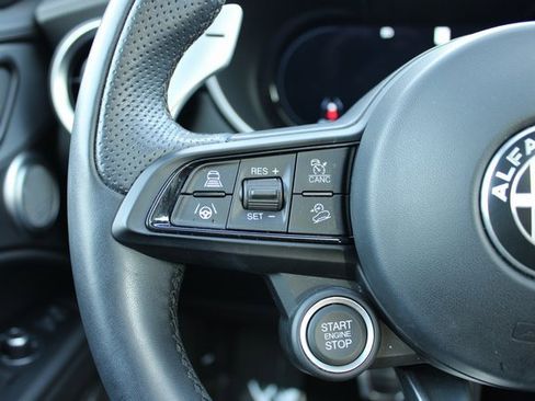 Used 2024 Alfa Romeo Stelvio Veloce image 25