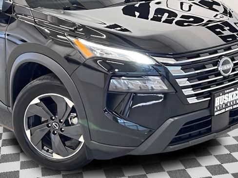 Used 2025 Nissan Rogue SV AWD/4WD image 31