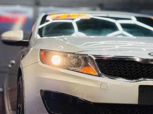 Used 2011 Kia Optima LX w/ Convenience Pkg image 7