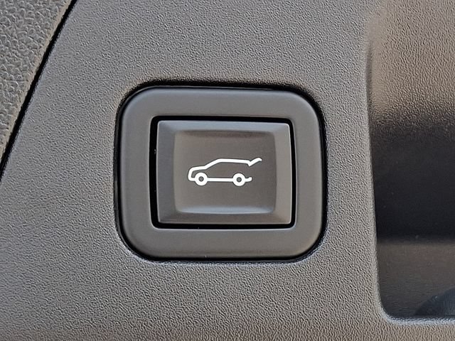 Used 2023 Buick Envision Avenir AWD/4WD image 32