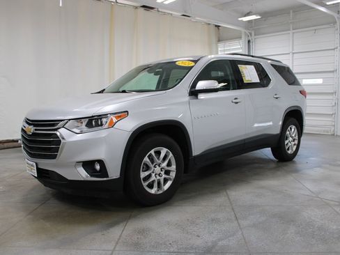 Used 2021 Chevrolet Traverse LT w/ LPO, Cargo Package AWD/4WD image 4