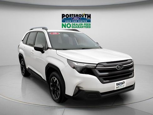 Used 2025 Subaru Forester Premium image 27