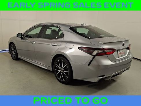 Used 2024 Toyota Camry SE image 5