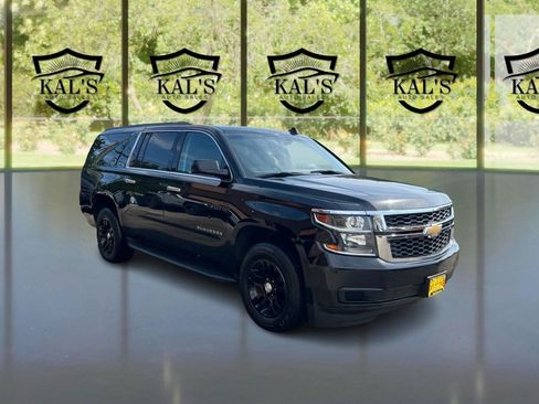 Used 2018 Chevrolet Suburban LT AWD/4WD image 3