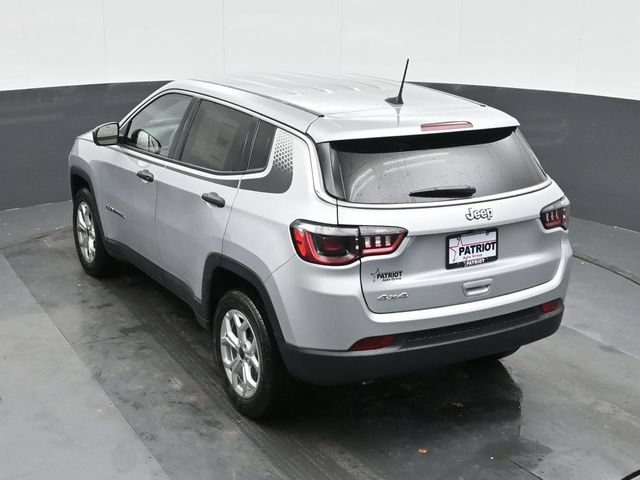 Used 2025 Jeep Compass Sport w/ Mopar Graphics Package AWD/4WD image 28