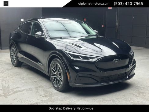 Used 2025 Ford Mustang Mach-E Premium image 8