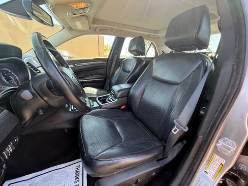 Used 2016 Chrysler 300 C RWD image 16
