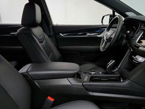 Certified 2025 Cadillac XT5 Premium Luxury w/ LPO, Floor Liner Package image 24