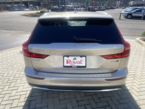 New 2026 Volvo V60 B5 Cross Country Ultra w/ Protection Package Premier image 5