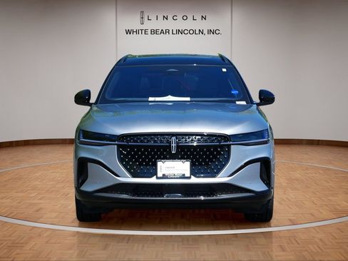 Certified 2025 Lincoln Nautilus Reserve w/ Jet Appearance Package AWD/4WD image 2