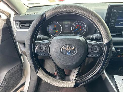 Used 2021 Toyota RAV4 XLE w/ Carpet Mat Package (TMS) AWD/4WD image 7
