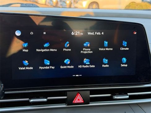 Used 2025 Hyundai Elantra SEL image 12