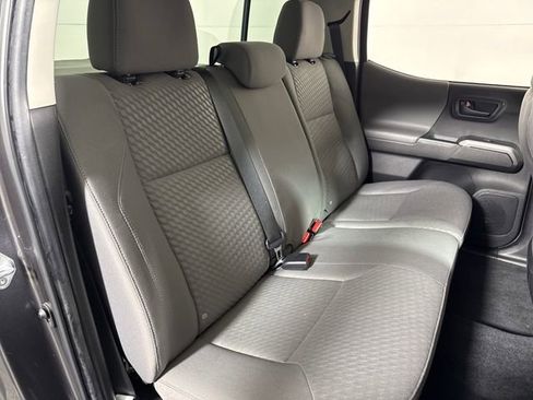 Certified 2023 Toyota Tacoma SR5 AWD/4WD image 18