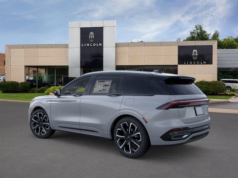 New 2026 Lincoln Nautilus Reserve image 5