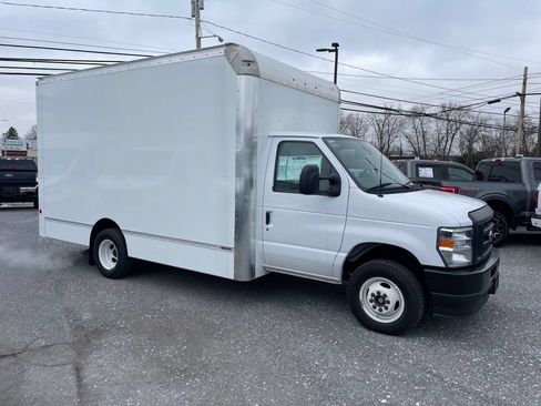 Used 2024 Ford E-450 and Econoline 450 Super Duty w/ Driver's Safety Package RWD image 3