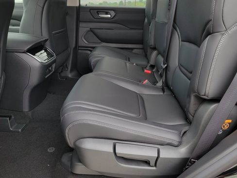 New 2026 Nissan Armada SV image 10