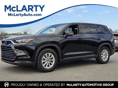 Used 2025 Toyota Grand Highlander XLE image 1