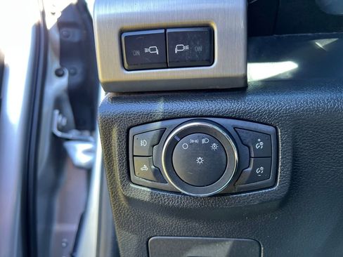 Used 2015 Ford F150 Platinum w/ Equipment Group 701A Luxury image 15