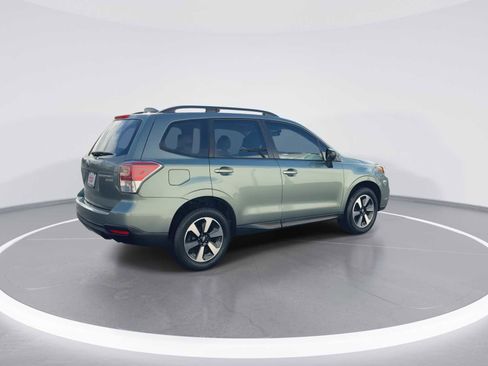 Used 2017 Subaru Forester 2.5i w/ Alloy Wheel Package AWD/4WD image 8
