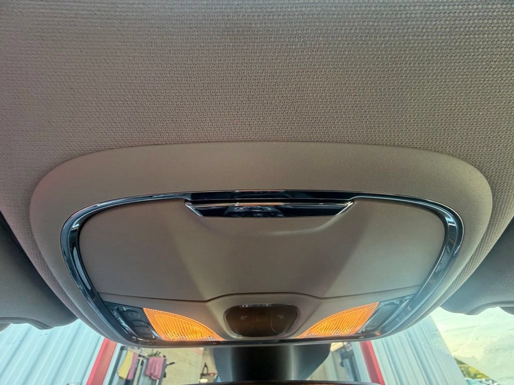 Used 2022 Jeep Cherokee Latitude Lux w/ Sun & Sound Group AWD/4WD image 23