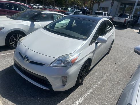 Used 2015 Toyota Prius Three w/ Solar Roof Package image 2