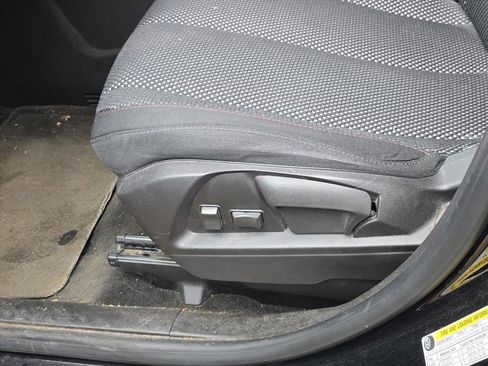 Used 2015 Chevrolet Equinox LT image 9