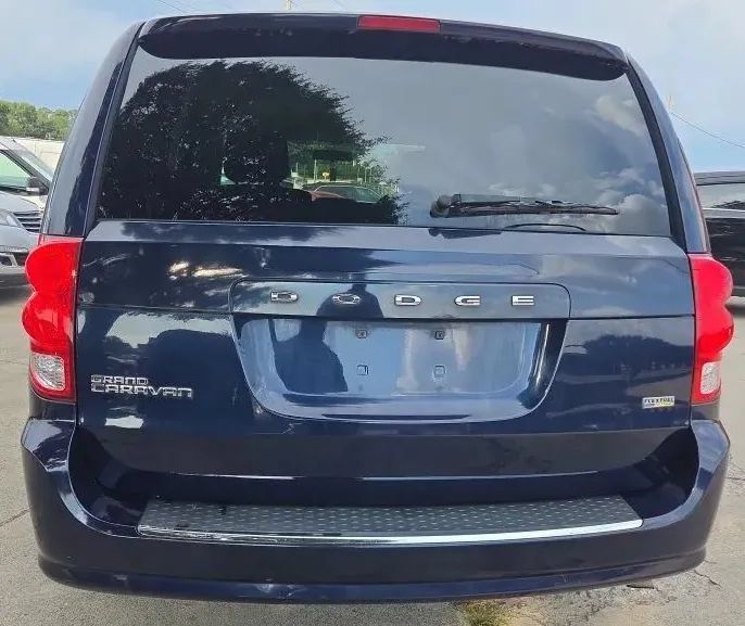 Used 2012 Dodge Grand Caravan SE FWD image 4