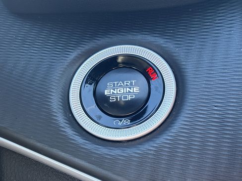 Used 2024 Jeep Grand Cherokee L Laredo image 21