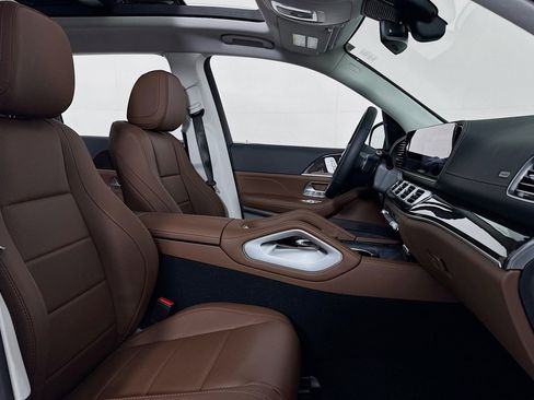 New 2026 Mercedes-Benz GLS 450 4MATIC image 6