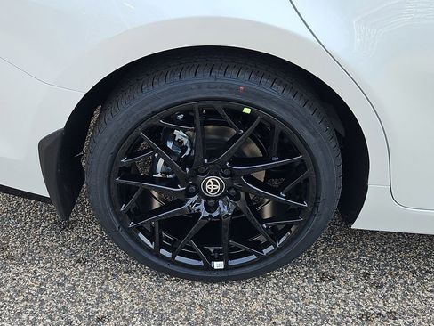 New 2026 Toyota Camry Hybrid AWD/4WD image 5