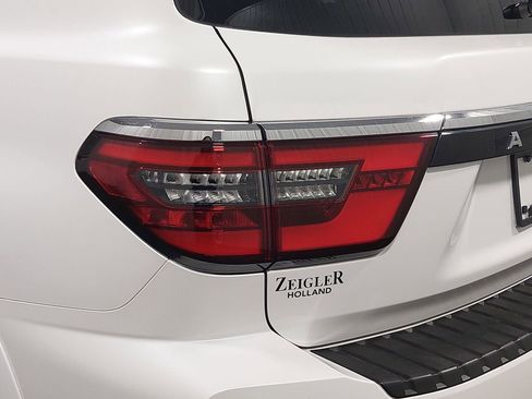 Certified 2024 Nissan Armada SL w/ Captain's Chairs Package image 38