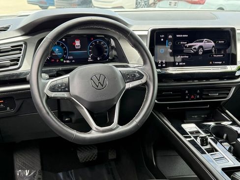 Used 2024 Volkswagen Atlas Cross Sport SE FWD image 22