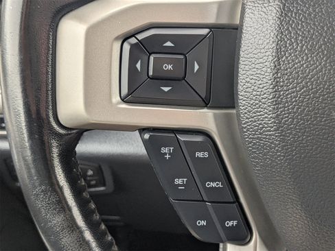 Used 2022 Ford F350 Lariat image 29