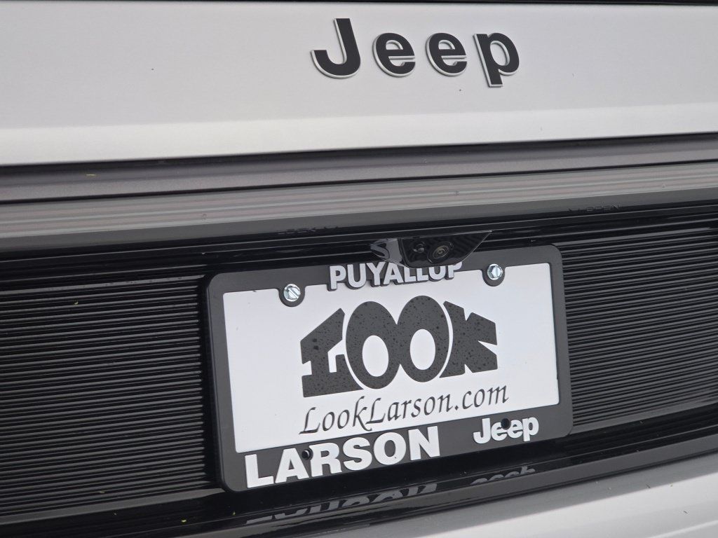 New 2026 Jeep Grand Wagoneer 4WD image 17