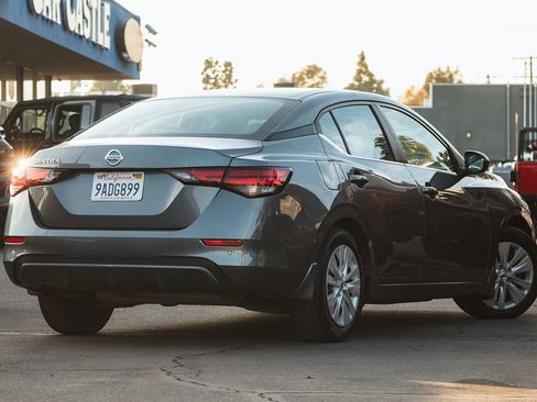 Used 2022 Nissan Sentra S image 2