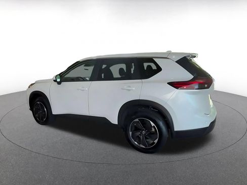 Used 2025 Nissan Rogue SV AWD/4WD image 8