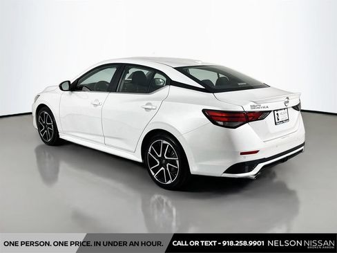 Certified 2025 Nissan Sentra SR FWD image 7