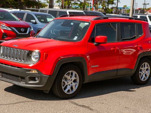 Used 2015 Jeep Renegade Latitude w/ Popular Equipment Group FWD image 9