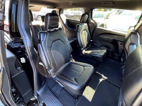 New 2026 Chrysler Pacifica Select image 23