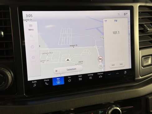 Used 2025 Ford F450 Platinum w/ FX4 Off-Road Package image 19