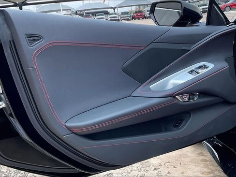 Used 2025 Chevrolet Corvette Z06 image 18